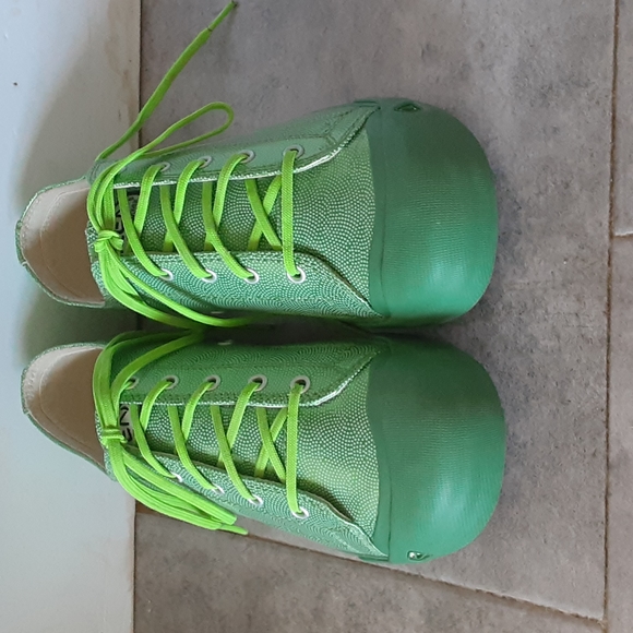 KEEN shoes size 8 whomen - Picture 5 of 6